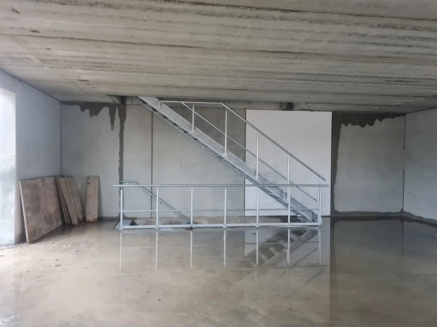 Karipov UG, Metallgeländer für Treppen