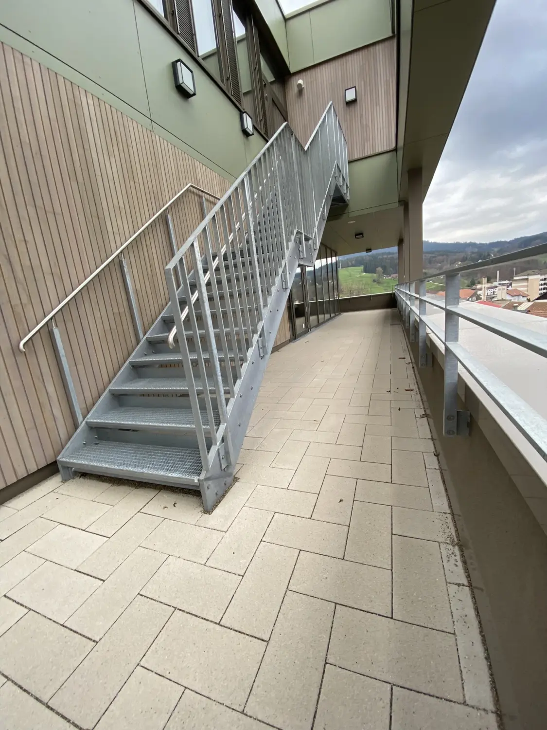 Karipov UG, Metallgeländer für Treppen