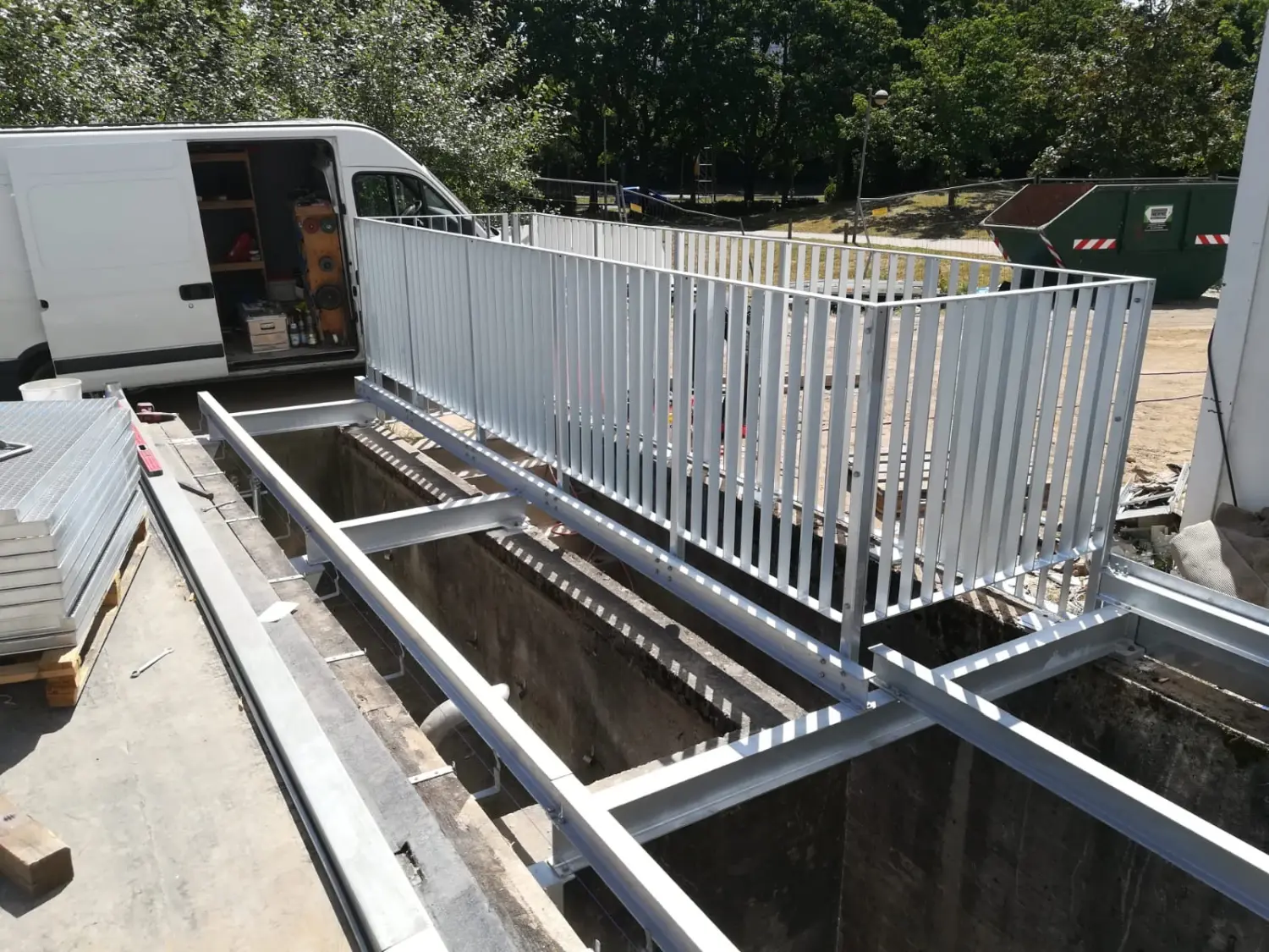 Karipov UG, Metallgeländer für Balkone