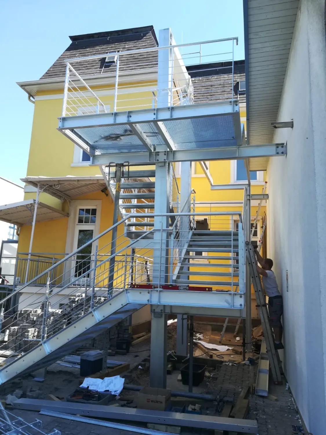Karipov UG, Metallgeländer für Treppen